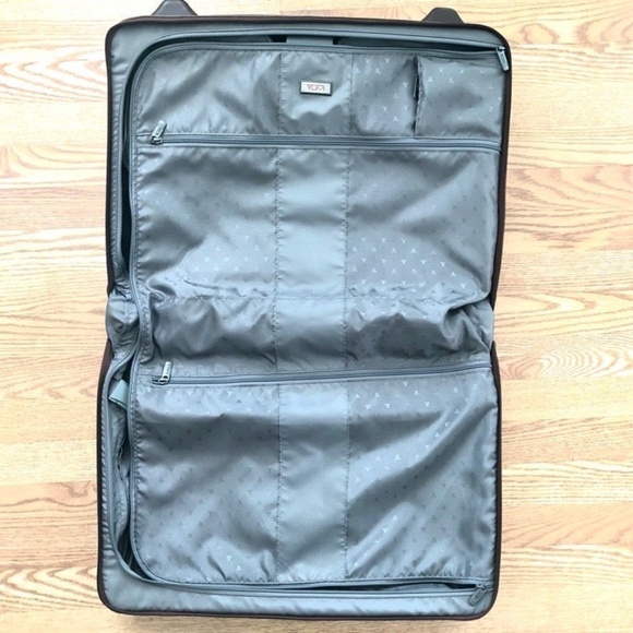 grey/brown TUMI "Alpha" 2-wheeled garment bag - Picture 4 of 12